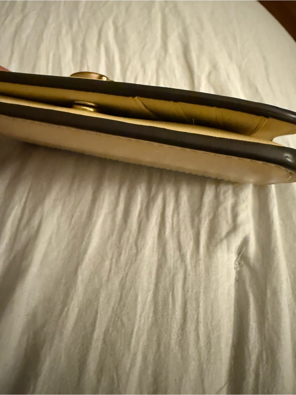 Essential Slim Card Case - Picture 2 of 8